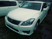 Load image into Gallery viewer, Toyota Crown (2013)