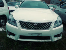 Load image into Gallery viewer, Toyota Crown (2013)