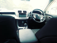 Load image into Gallery viewer, Toyota Crown (2013)